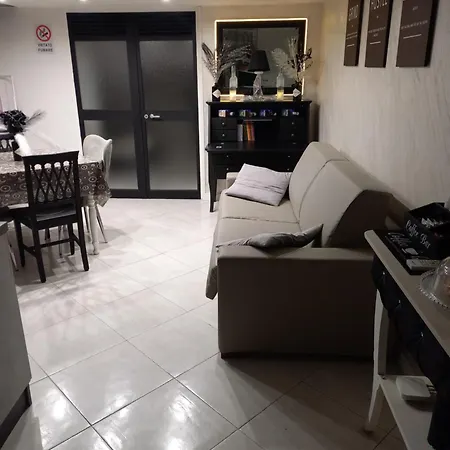 Paky S House Nápoly